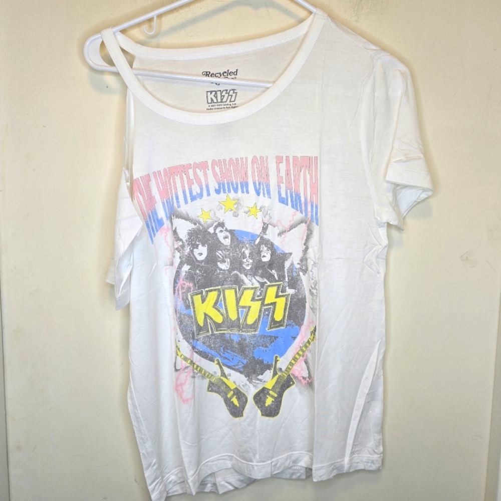 NWOT Recycled Karma Kiss tee - Picture 2 of 7